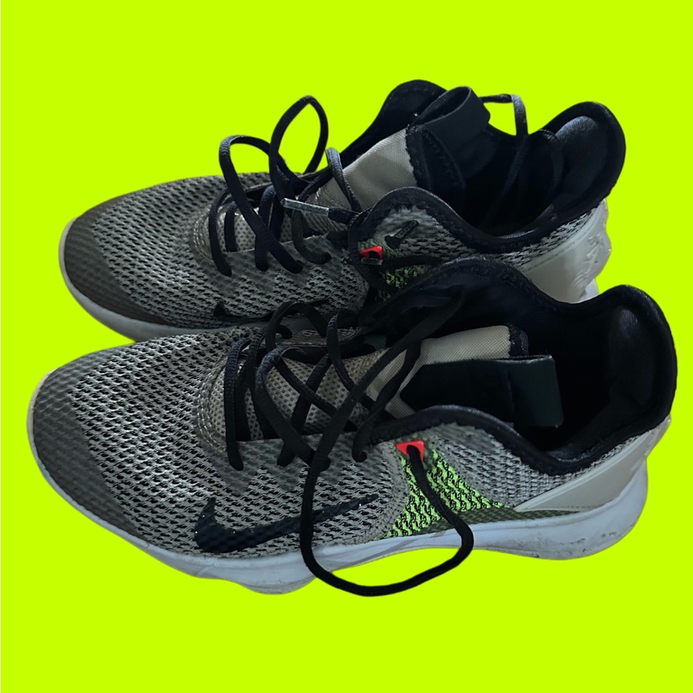 Nike Lebron Witness men’s 7.5